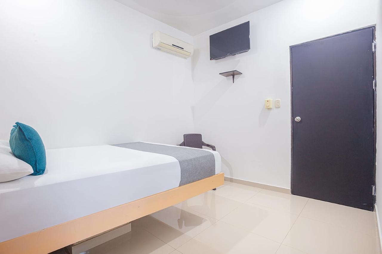 Ayenda Alameda Real Hotel Monteria Exterior photo